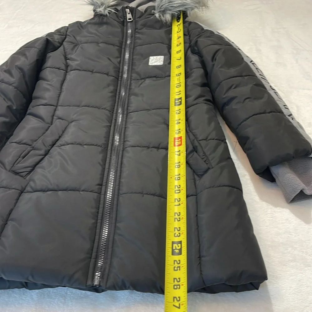 CALVIN KLEIN GIRLS PUFFER COAT. SIZE 6X , BLACK , GRAY
